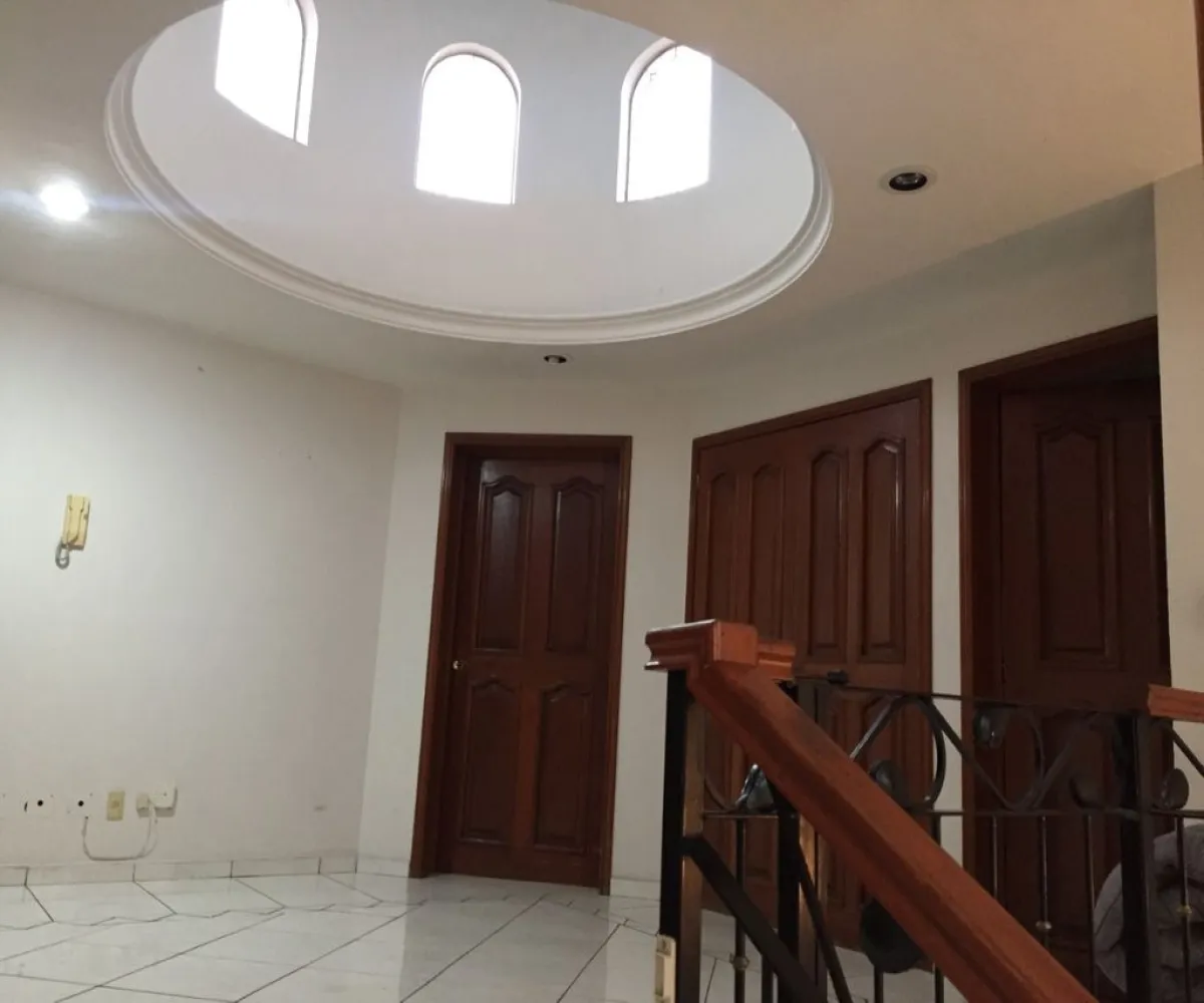 Casa En Venta,Avenida Topacio 2364, Guadalajara, Jalisco 44560, 5 Habitaciones,4 Baños,Avenida Topacio,2,ptShBxJ