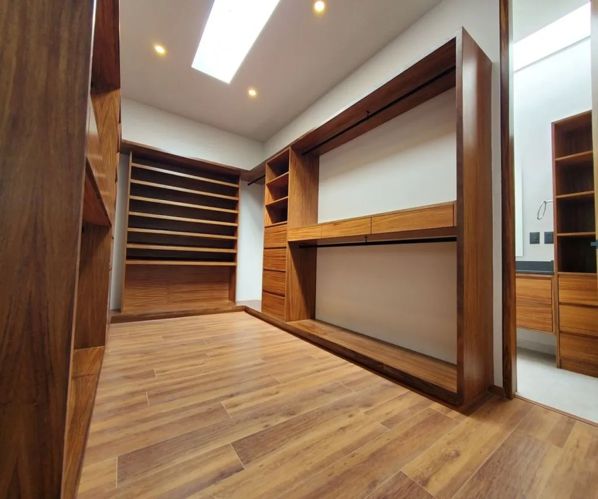 Casa En Venta,San Juan de Ocotán,Avenida Verona 7500, Zapopan, Jalisco 45110, 4 Habitaciones,5 Baños,Avenida Verona,3,p7Q8yRN