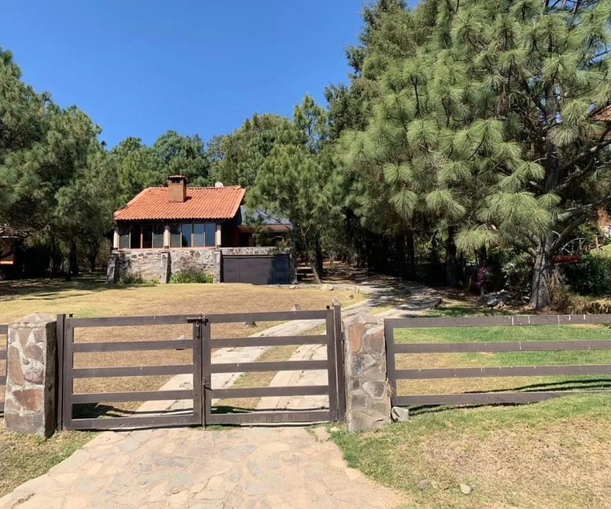 Casa En Venta,Tapalpa Country Club,Villa 3 amigos S/N, Tapalpa, Jalisco, 3 Habitaciones,2 Baños,Villa 3 amigos,1,pJ04UED