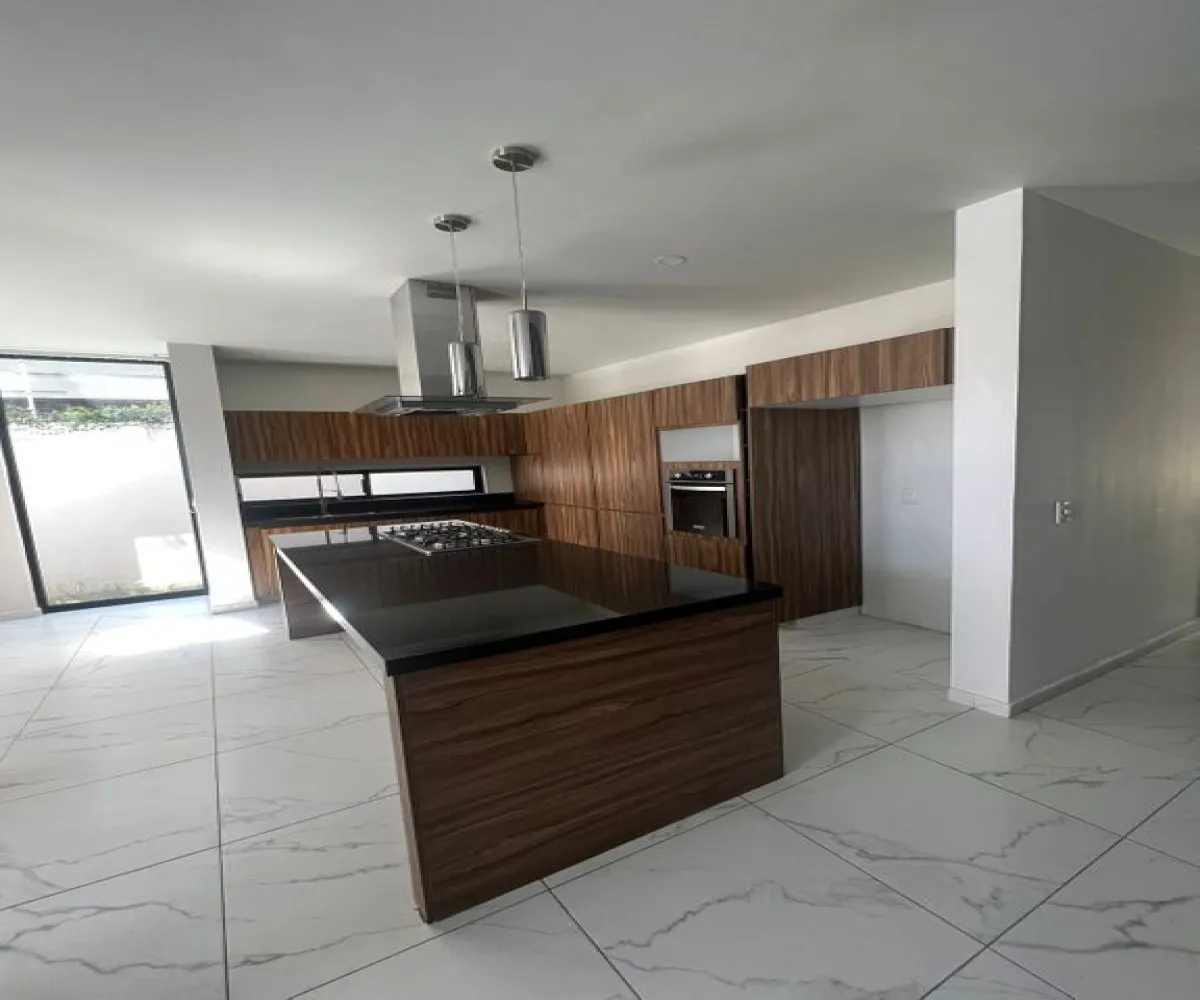 Casa En Venta,Bosques Vallarta,Circuito del Bosque 174, Zapopan, Jalisco 45134, 4 Habitaciones,3 Baños,Circuito del Bosque,1,pVRkosI