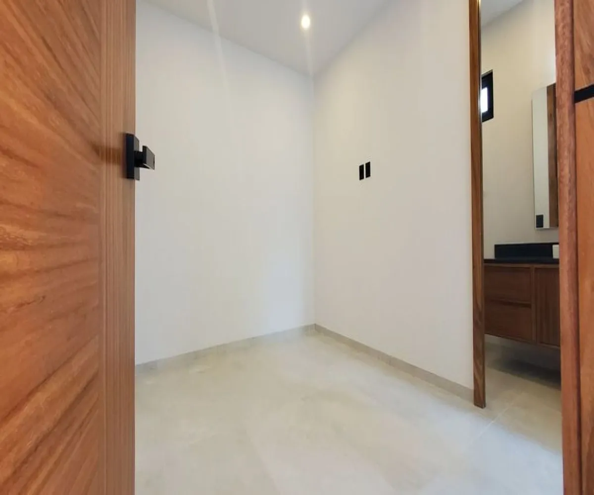 Casa En Venta,Valle Real,Paseo San Luis 2165, Zapopan, Jalisco 45019, 4 Habitaciones,4 Baños,Paseo San Luis,2,pvkK2Sn