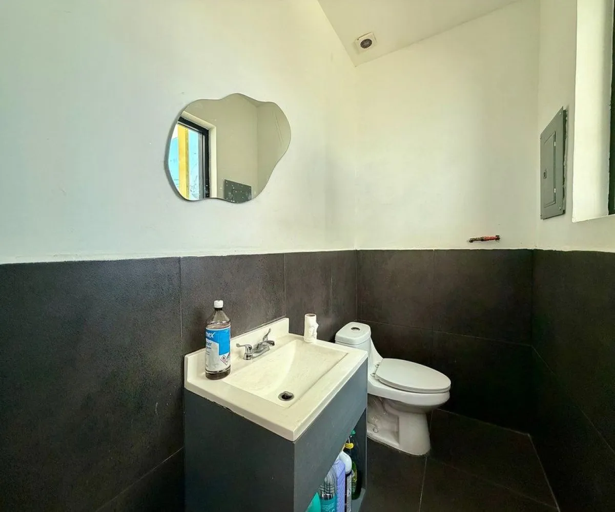Local En Renta,Lomas de Providencia,Calle Florencia 6, Guadalajara, Jalisco 44647,1 Baño,Calle Florencia,1,pCcxxAG