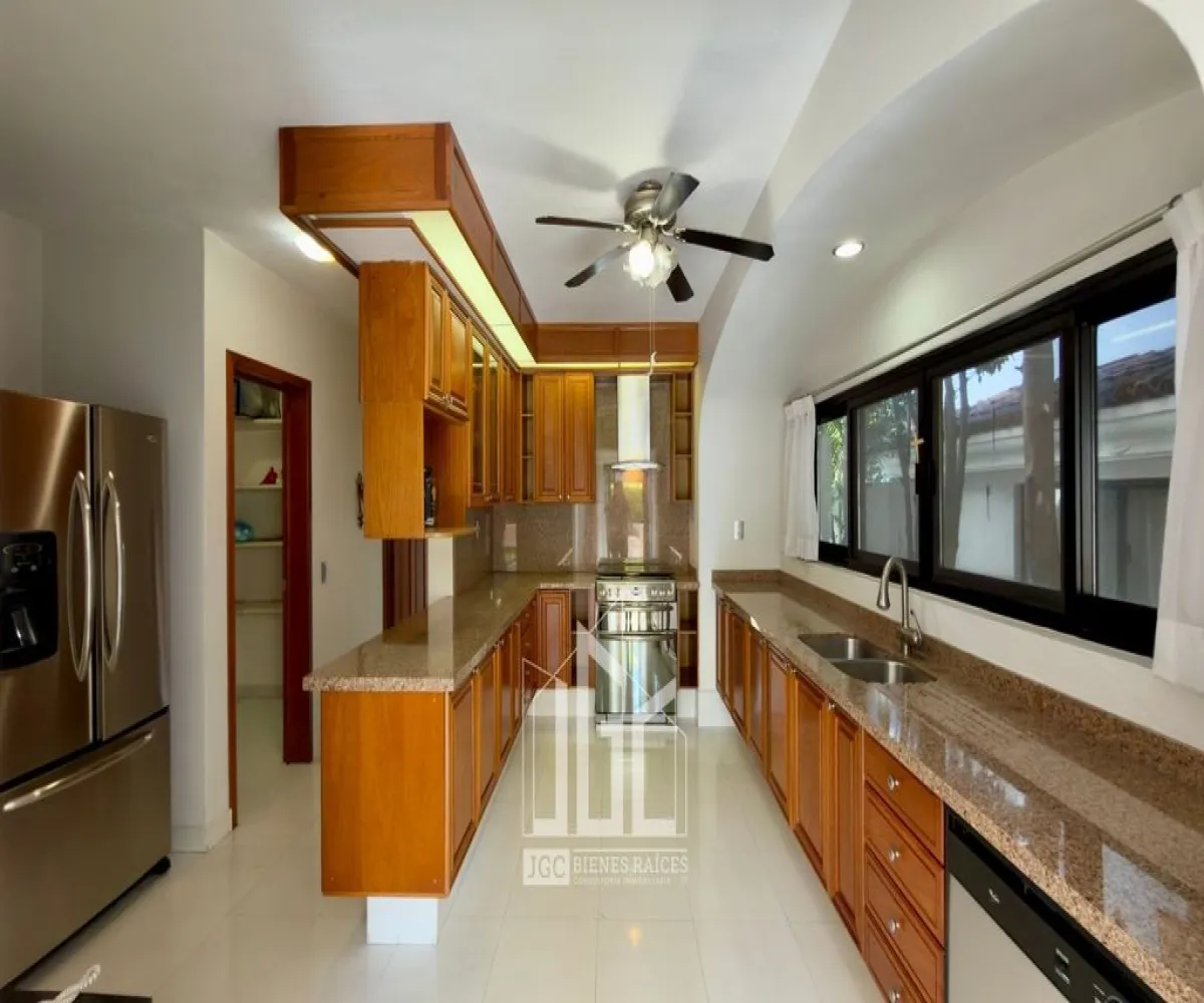 Casa En Venta,Colinas de San Javier,Avenida Acueducto 2405, Zapopan, Jalisco 45110, 3 Habitaciones,3 Baños,Avenida Acueducto,2,pvXGQs6