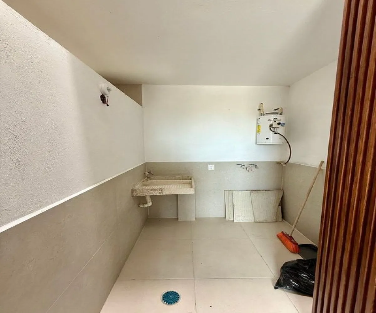Casa En Venta,San Agustin,Circuito El Baluarte S/N, Tlajomulco de Zúñiga, Jalisco 44710, 3 Habitaciones,2 Baños,Circuito El Baluarte,2,pjfuPL2
