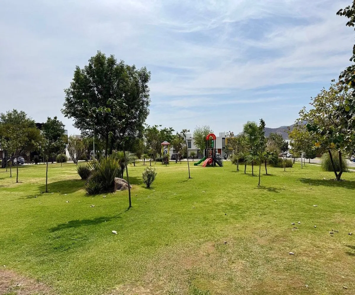 Casa En Venta,San Agustin,Circuito El Baluarte S/N, Tlajomulco de Zúñiga, Jalisco 44710, 3 Habitaciones,2 Baños,Circuito El Baluarte,2,pjfuPL2