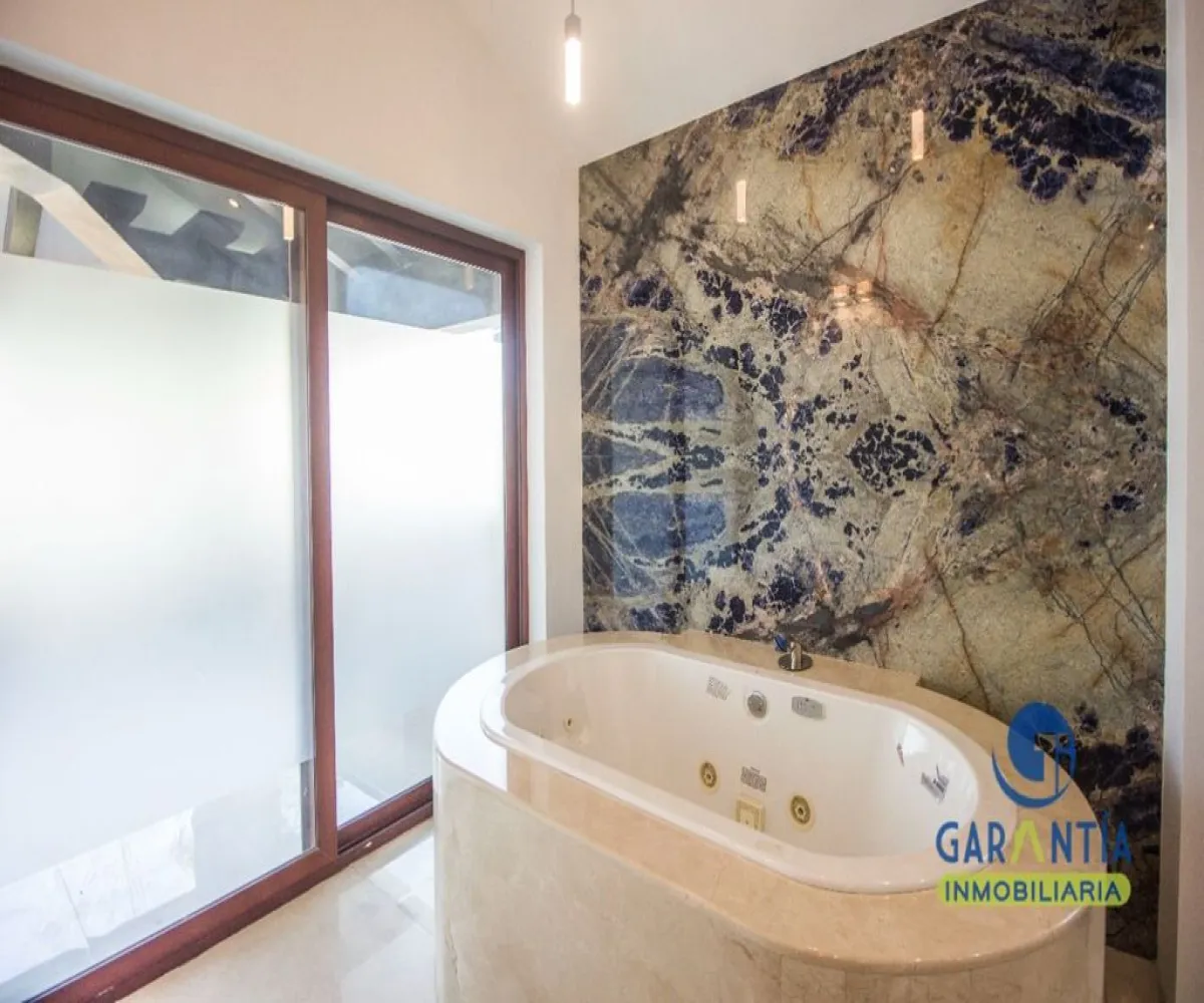 Casa En Venta,Puerta de Hierro,Blvd. Puerta de Hierro 5624, Zapopan, Jalisco 45116, 4 Habitaciones,5 Baños,Blvd. Puerta de Hierro,3,plNA0R6