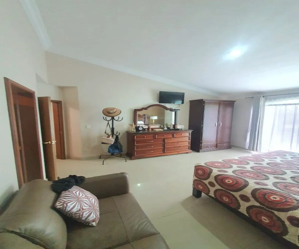 Casa En Venta,El Manantial,Paseo del Manantial 0, Tlajomulco de Zúñiga, Jalisco 45645, 4 Habitaciones,5 Baños,Paseo del Manantial,2,pahjK8d