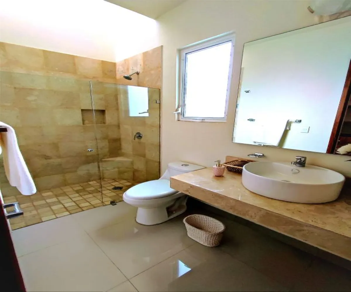 Casa En Venta,El Alcázar (Casa Fuerte),roble S/N, Tlajomulco de Zúñiga, Jalisco 45645, 3 Habitaciones,2 Baños,roble,2,pbb9n7z