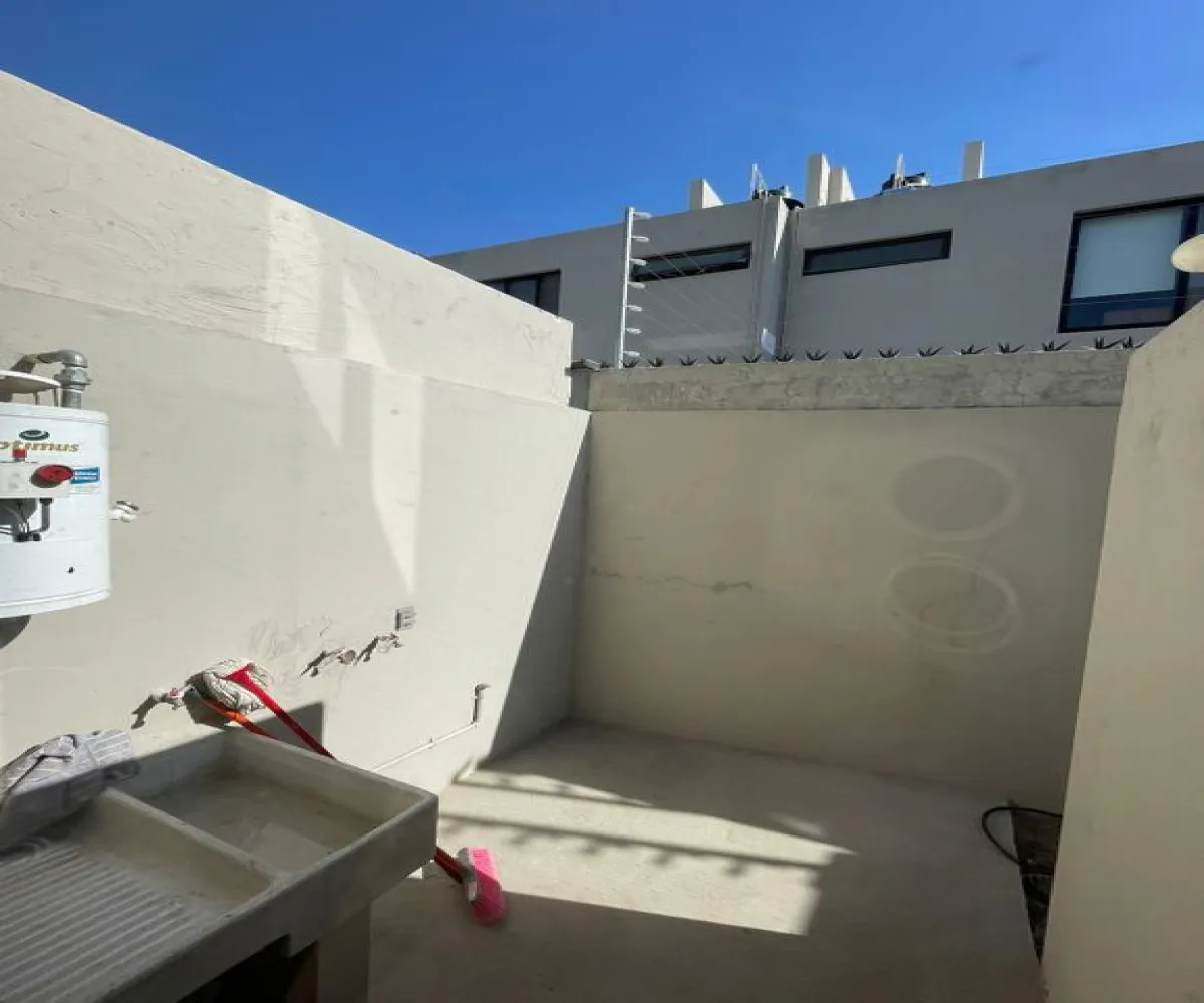 Casa En Venta,Santa Ana Tepetitlán,Camino a Santa Ana Tepetitla 1606, Zapopan, Jalisco 45230, 2 Habitaciones,2 Baños,Camino a Santa Ana Tepetitla ,2,pL8TKGS Casa En Venta,Santa Ana Tepetitlán,Camino a Santa Ana Tepetitla 1606, Zapopan, Jalisco 45230, 2 Habitaciones,2 Baños,Camino a Santa Ana Tepetitla ,2,pL8TKGS