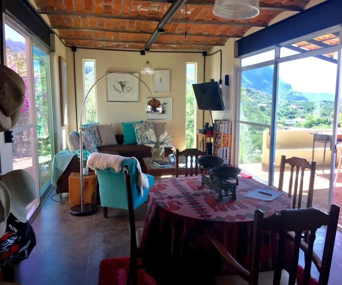 Casa En Venta,Los Pueblitos,Juarez 14 b, San Cristóbal de la Barranca, Jalisco 45250, 5 Habitaciones,5 Baños,Juarez,2,pDZ2Unl