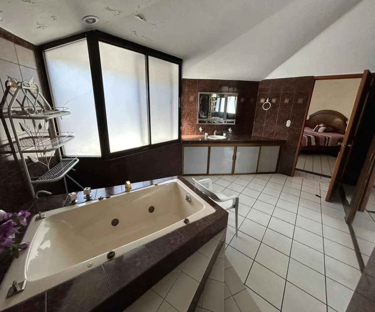 Casa En Venta,Bugambilias,Rtno. de Las Amapolas 2381, Zapopan, Jalisco 45238, 4 Habitaciones,3 Baños,Rtno. de Las Amapolas,2,pePGyPB Casa En Venta,Bugambilias,Rtno. de Las Amapolas 2381, Zapopan, Jalisco 45238, 4 Habitaciones,3 Baños,Rtno. de Las Amapolas,2,pePGyPB