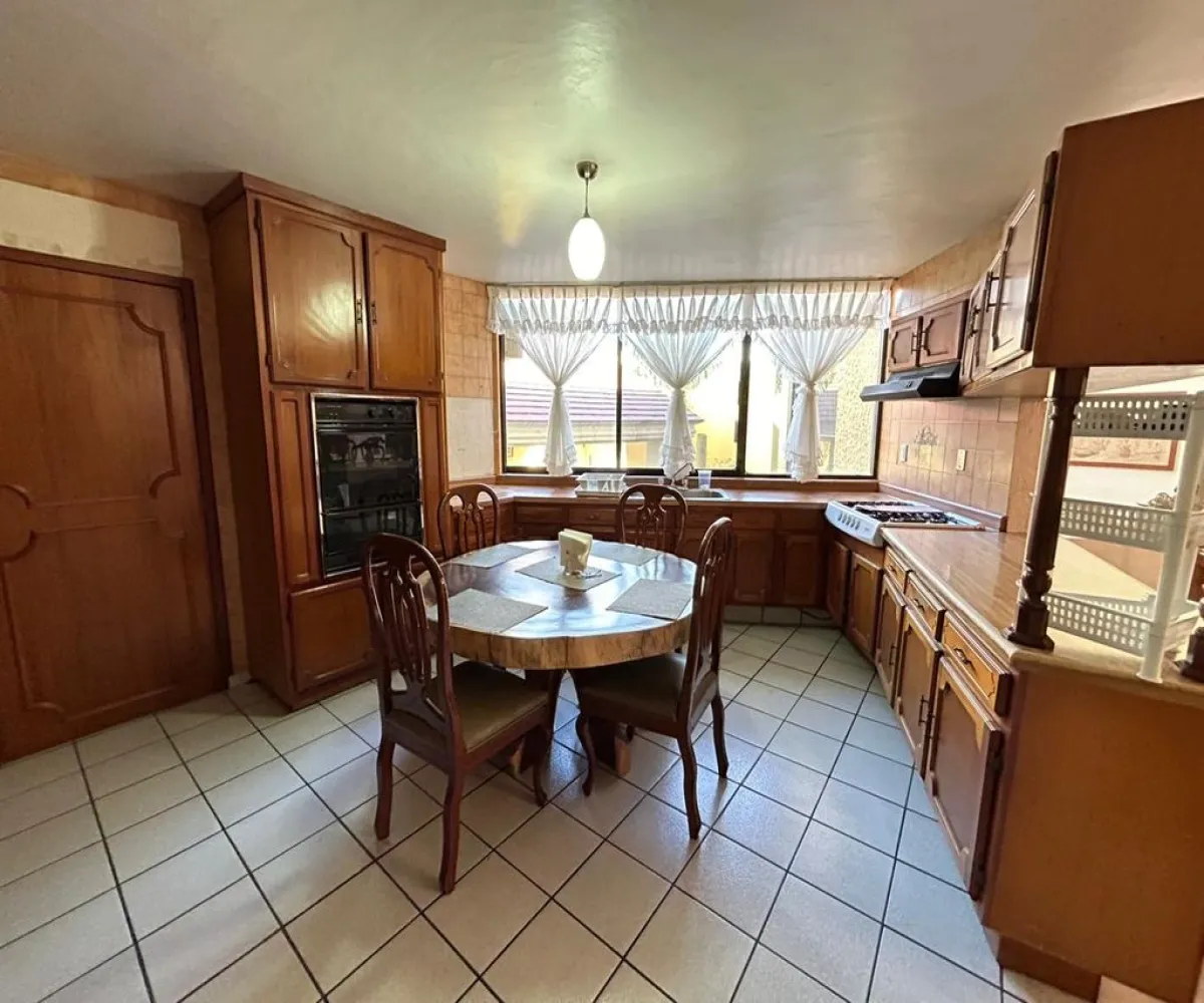 Casa En Venta,Bugambilias,Rtno. de Las Amapolas 2381, Zapopan, Jalisco 45238, 4 Habitaciones,3 Baños,Rtno. de Las Amapolas,2,pePGyPB Casa En Venta,Bugambilias,Rtno. de Las Amapolas 2381, Zapopan, Jalisco 45238, 4 Habitaciones,3 Baños,Rtno. de Las Amapolas,2,pePGyPB