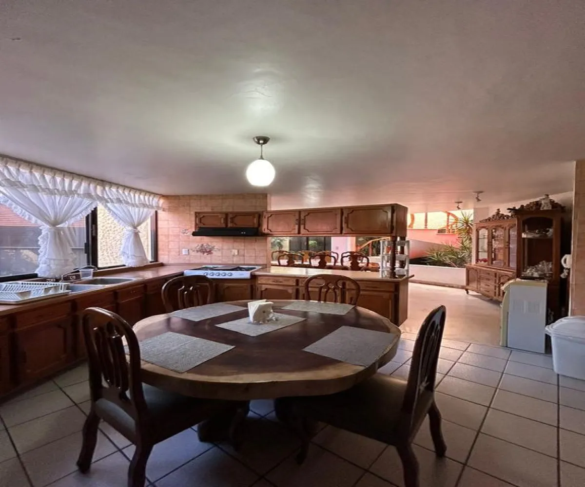 Casa En Venta,Bugambilias,Rtno. de Las Amapolas 2381, Zapopan, Jalisco 45238, 4 Habitaciones,3 Baños,Rtno. de Las Amapolas,2,pePGyPB Casa En Venta,Bugambilias,Rtno. de Las Amapolas 2381, Zapopan, Jalisco 45238, 4 Habitaciones,3 Baños,Rtno. de Las Amapolas,2,pePGyPB