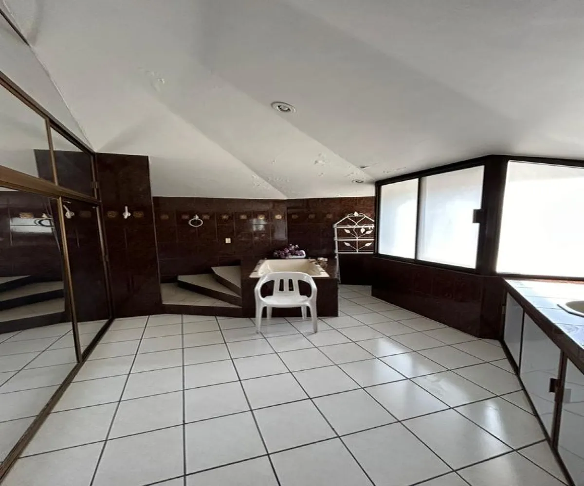Casa En Venta,Bugambilias,Rtno. de Las Amapolas 2381, Zapopan, Jalisco 45238, 4 Habitaciones,3 Baños,Rtno. de Las Amapolas,2,pePGyPB Casa En Venta,Bugambilias,Rtno. de Las Amapolas 2381, Zapopan, Jalisco 45238, 4 Habitaciones,3 Baños,Rtno. de Las Amapolas,2,pePGyPB