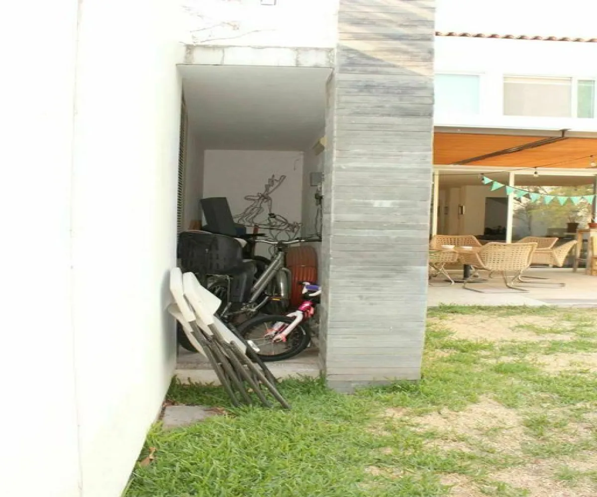 Casa En Venta,Jardín Real,Jardín de las Flores 251, Zapopan, Jalisco 45136, 3 Habitaciones,3 Baños,Jardín de las Flores,2,pdPyUTI