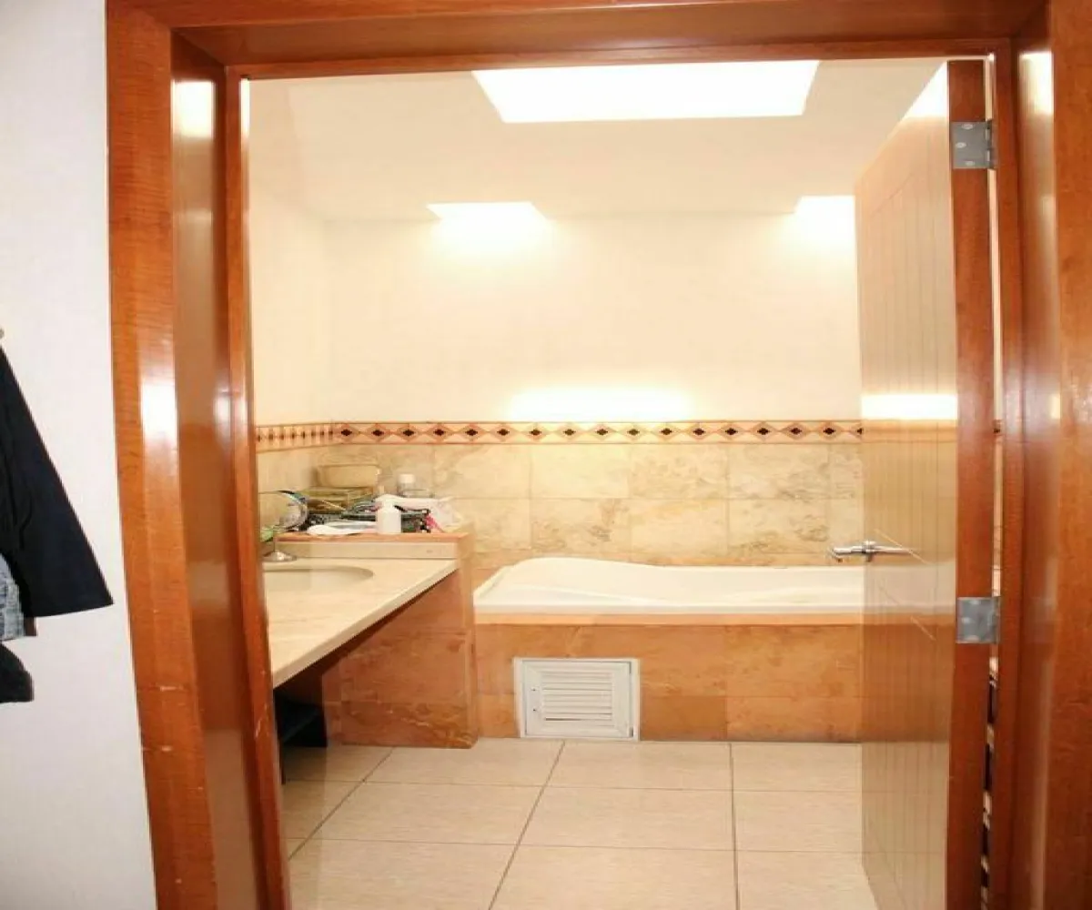 Casa En Venta,Jardín Real,Jardín de las Flores 251, Zapopan, Jalisco 45136, 3 Habitaciones,3 Baños,Jardín de las Flores,2,pdPyUTI