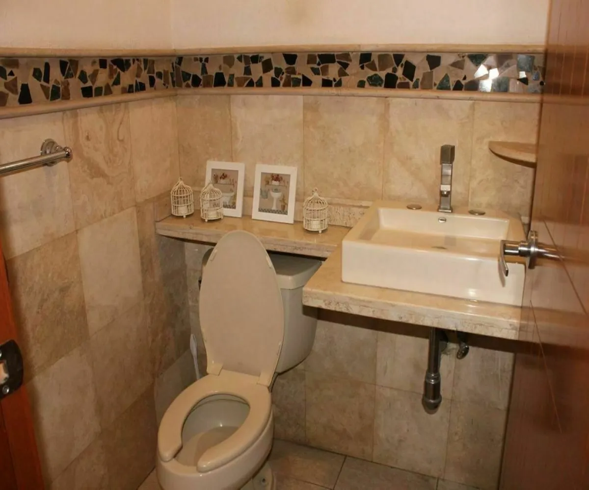 Casa En Venta,Jardín Real,Jardín de las Flores 251, Zapopan, Jalisco 45136, 3 Habitaciones,3 Baños,Jardín de las Flores,2,pdPyUTI