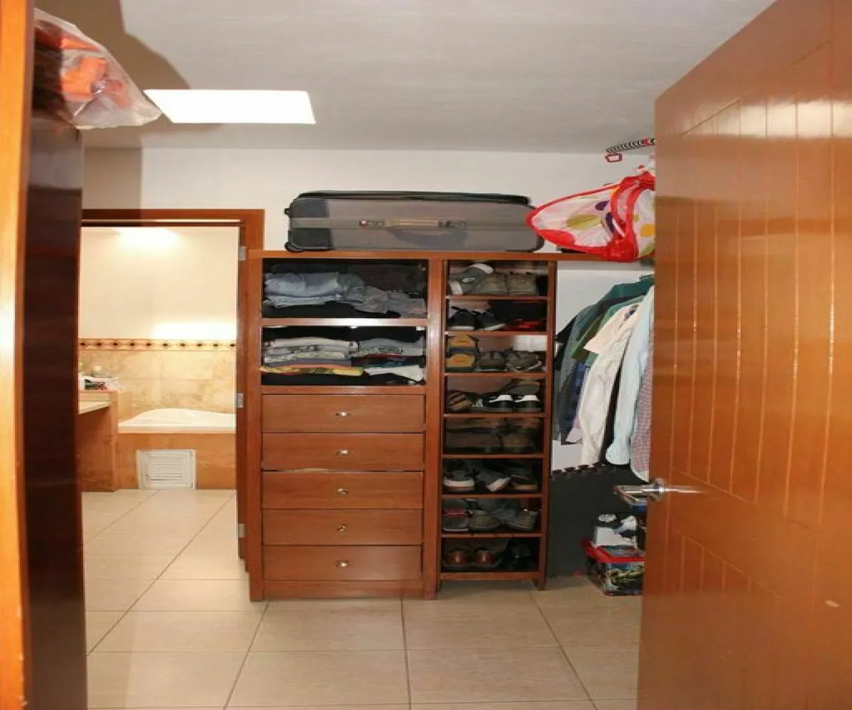 Casa En Venta,Jardín Real,Jardín de las Flores 251, Zapopan, Jalisco 45136, 3 Habitaciones,3 Baños,Jardín de las Flores,2,pdPyUTI