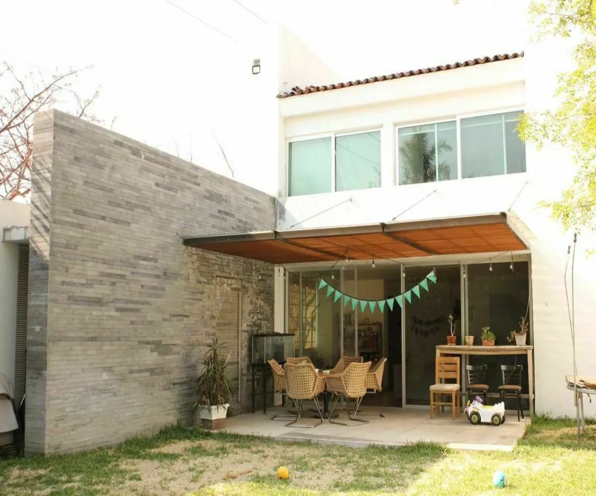 Casa En Venta,Jardín Real,Jardín de las Flores 251, Zapopan, Jalisco 45136, 3 Habitaciones,3 Baños,Jardín de las Flores,2,pdPyUTI