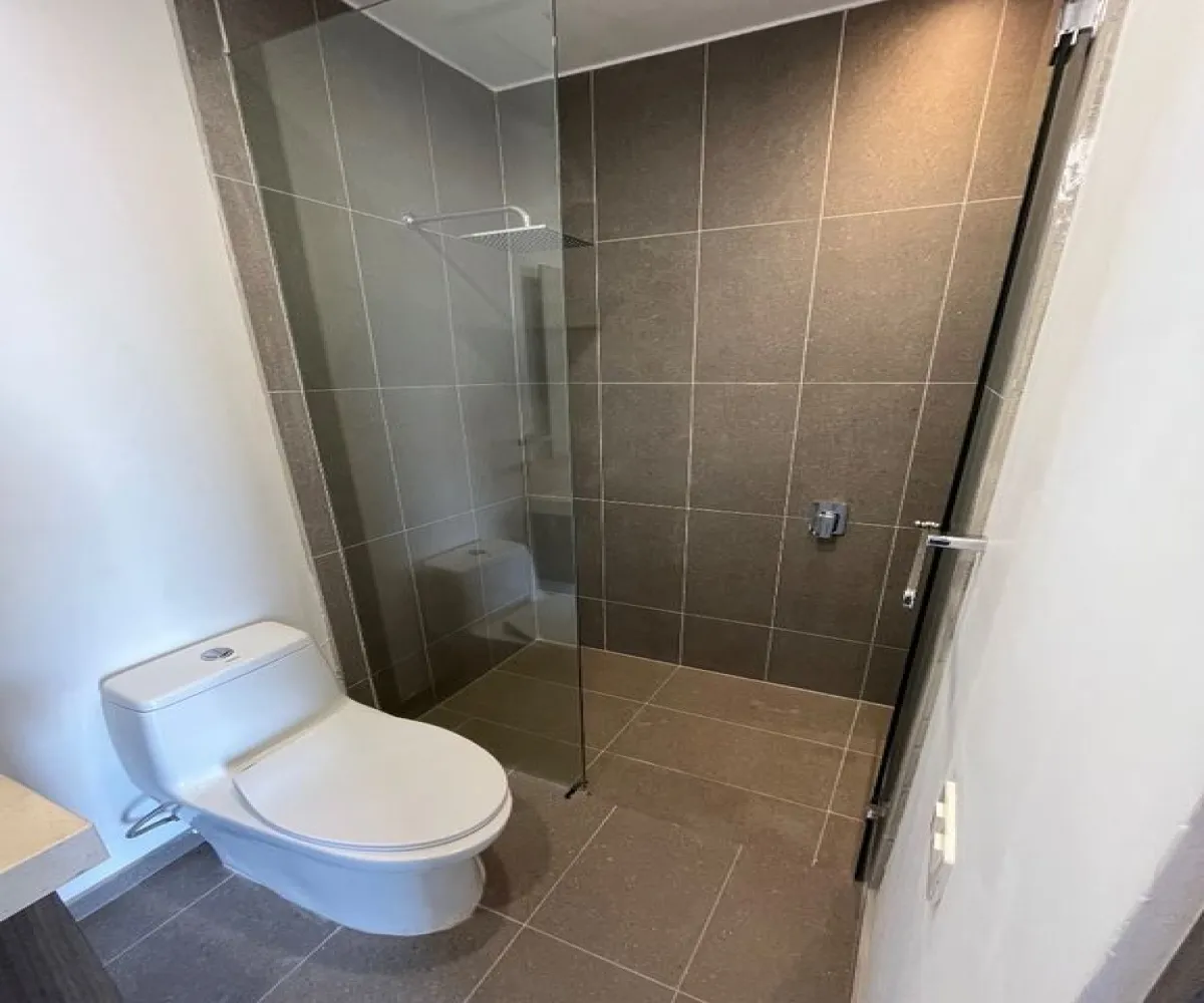 Departamento En Venta,Americana,Av. chapultepec S/N 304, Guadalajara, Jalisco 45150, 1 Cuarto,1 Baño,Av. chapultepec,1,pR22j1g