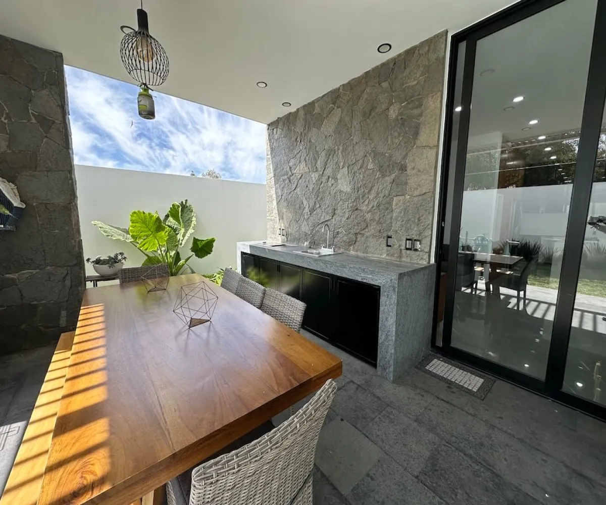 Casa En Venta,La Mojonera,Avenida Ramón Corona 2500 4, Zapopan, Jalisco 45138, 5 Habitaciones,5 Baños,Avenida Ramón Corona ,3,pwVZnBz