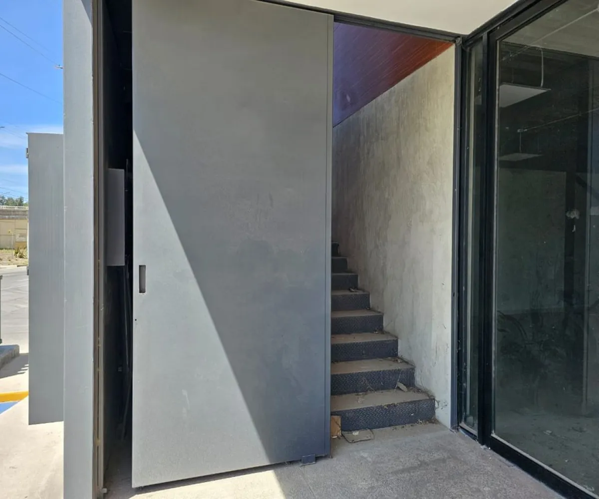 Local En Renta,Real Del Valle,Av. Adolf B. Honr Jr, 0, Tlajomulco de Zúñiga, Jalisco 45654,Av. Adolf B. Honr Jr,pQFx94D