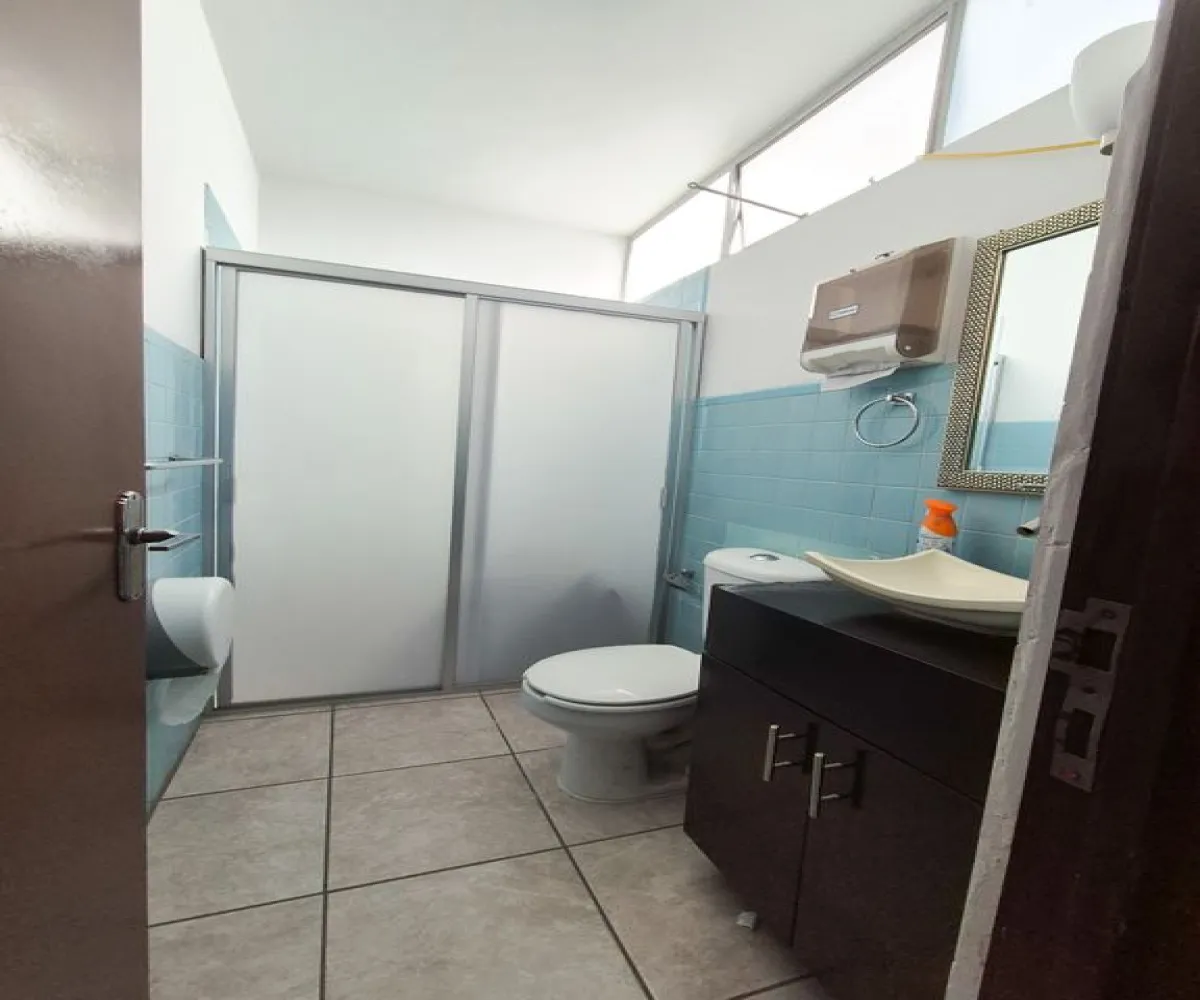 Casa En Venta,Ladrón de Guevara,Fray Luis de Palacios 235, Guadalajara, Jalisco 44600, 8 Habitaciones,4 Baños,Fray Luis de Palacios ,2,ptRGwF0