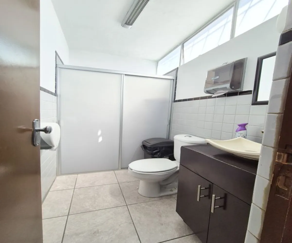 Casa En Venta,Ladrón de Guevara,Fray Luis de Palacios 235, Guadalajara, Jalisco 44600, 8 Habitaciones,4 Baños,Fray Luis de Palacios ,2,ptRGwF0