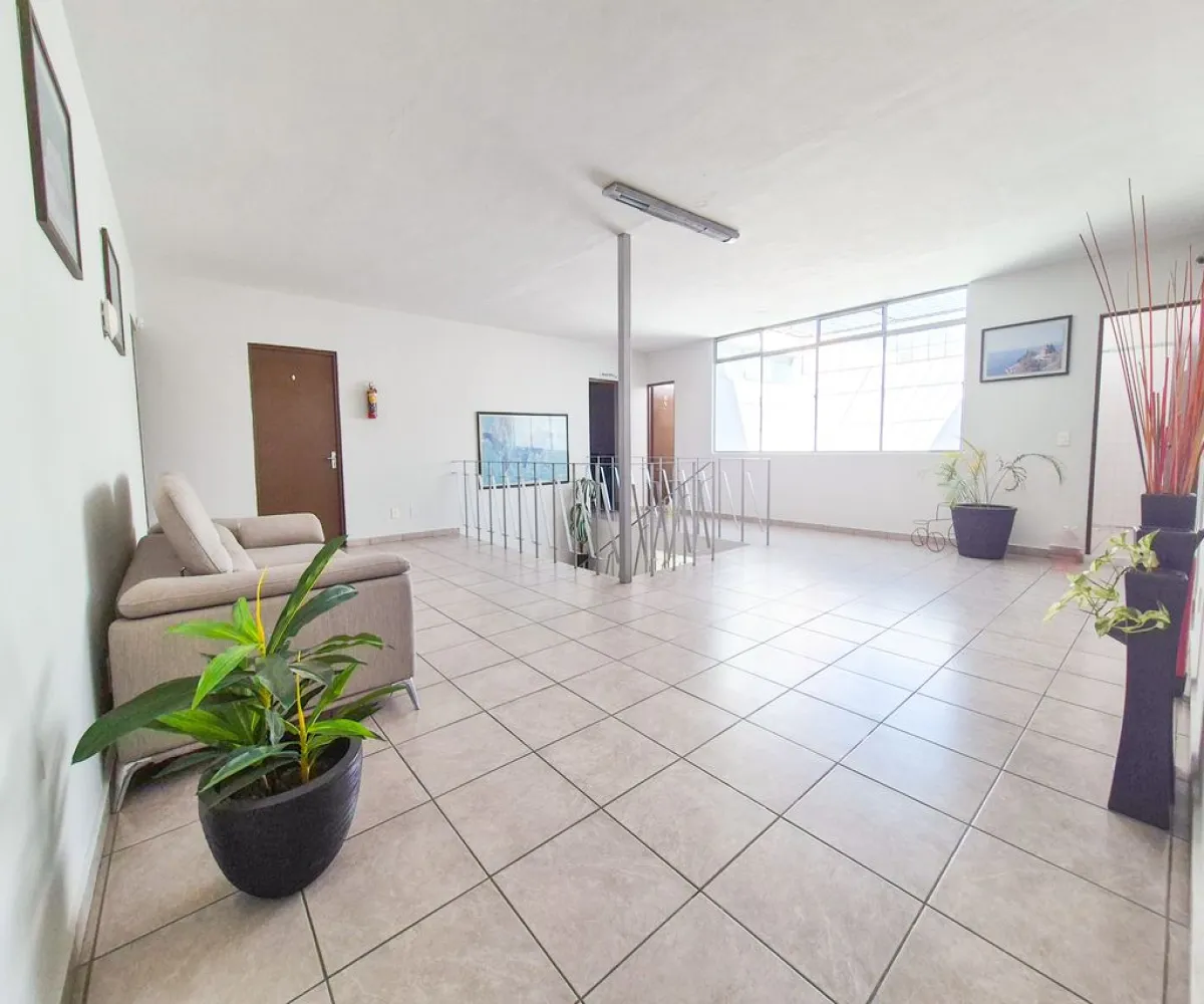 Casa En Venta,Ladrón de Guevara,Fray Luis de Palacios 235, Guadalajara, Jalisco 44600, 8 Habitaciones,4 Baños,Fray Luis de Palacios ,2,ptRGwF0
