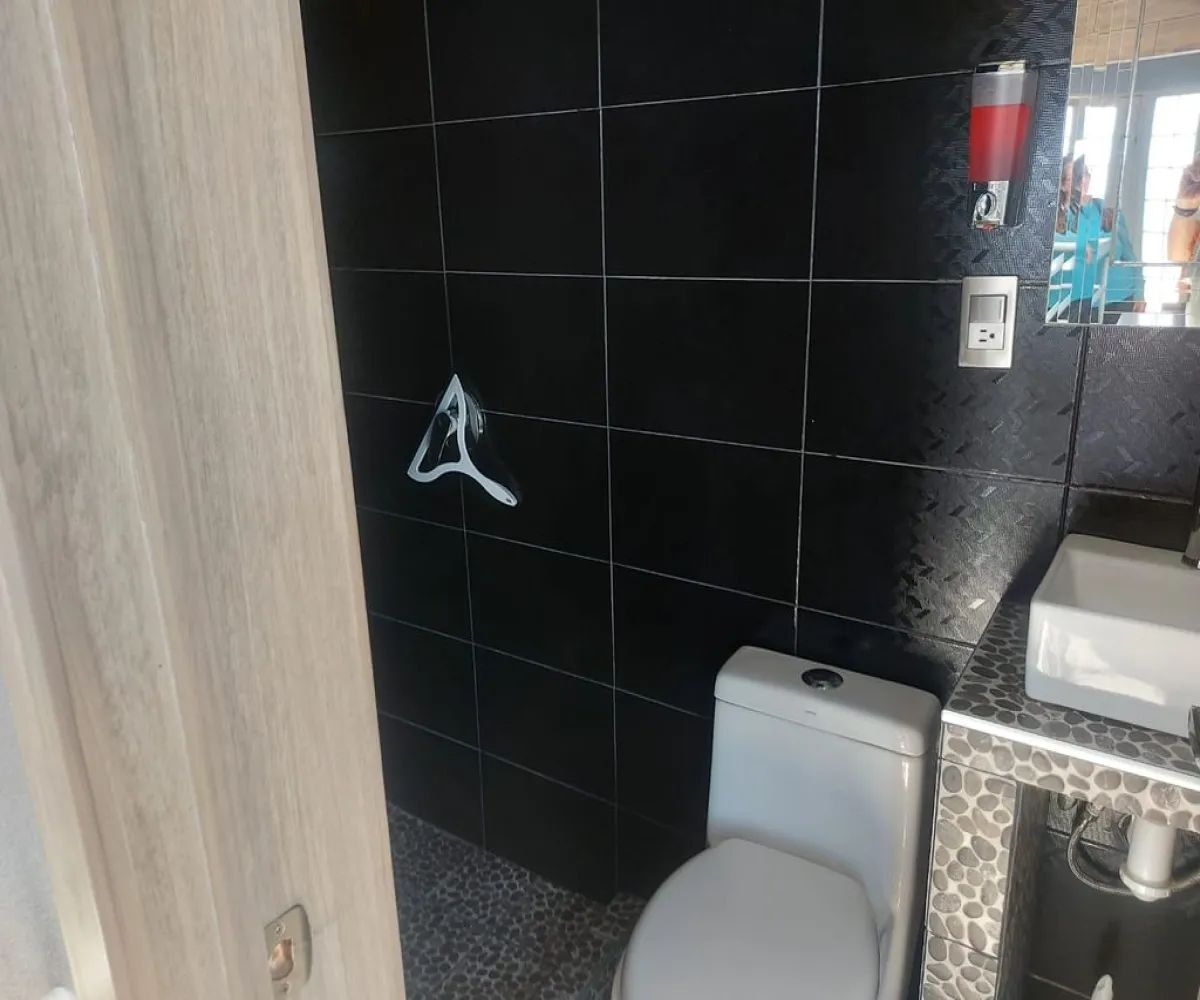 Casa En Venta,Marcelino Garcia Barragán,Privada de los Limones S/N, Zapopan, Jalisco 45134, 5 Habitaciones,3 Baños,Privada de los Limones,3,ppRJhii