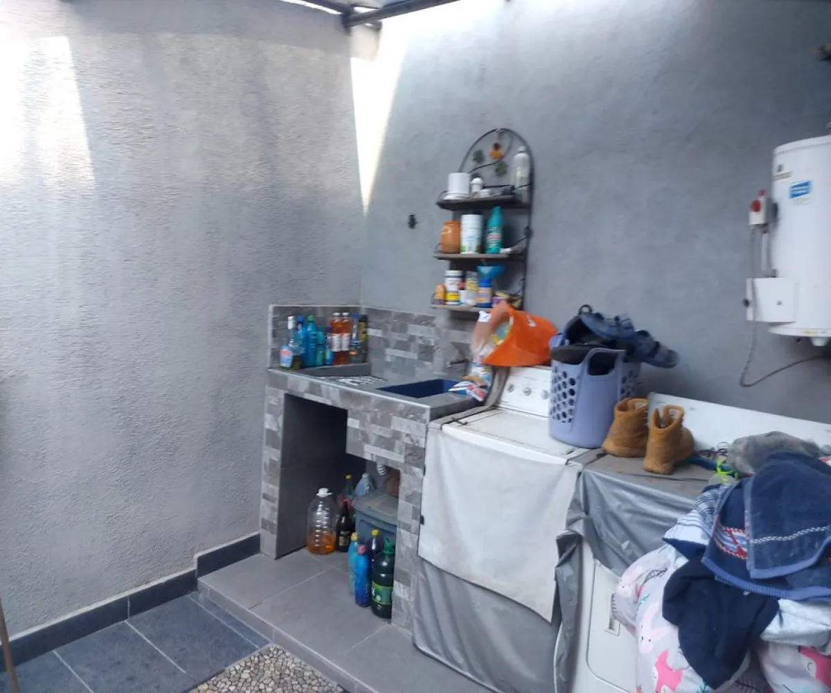 Casa En Venta,Marcelino Garcia Barragán,Privada de los Limones S/N, Zapopan, Jalisco 45134, 5 Habitaciones,3 Baños,Privada de los Limones,3,ppRJhii