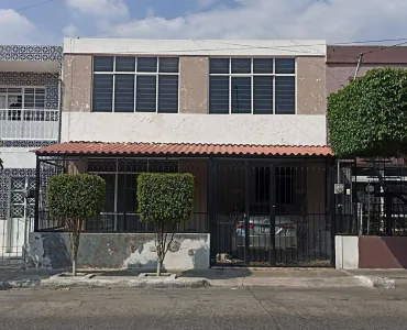 Casa En Venta,Santa Elena De La Cruz,Irene Robledo Garcia 838, Guadalajara, Jalisco 44230, 5 Habitaciones,2 Baños,Irene Robledo Garcia,2,634096