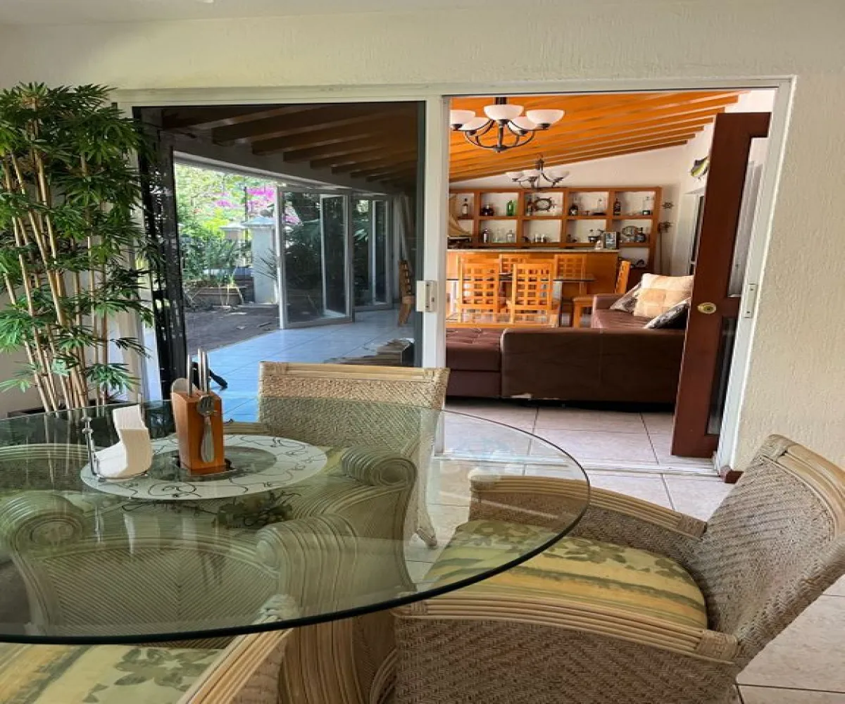 Casa En Venta,Ciudad Bugambilias,Avenida del Reno Poniente 4154, Zapopan, Jalisco 45237, 3 Habitaciones,3 Baños,Avenida del Reno Poniente,2,poovzP0