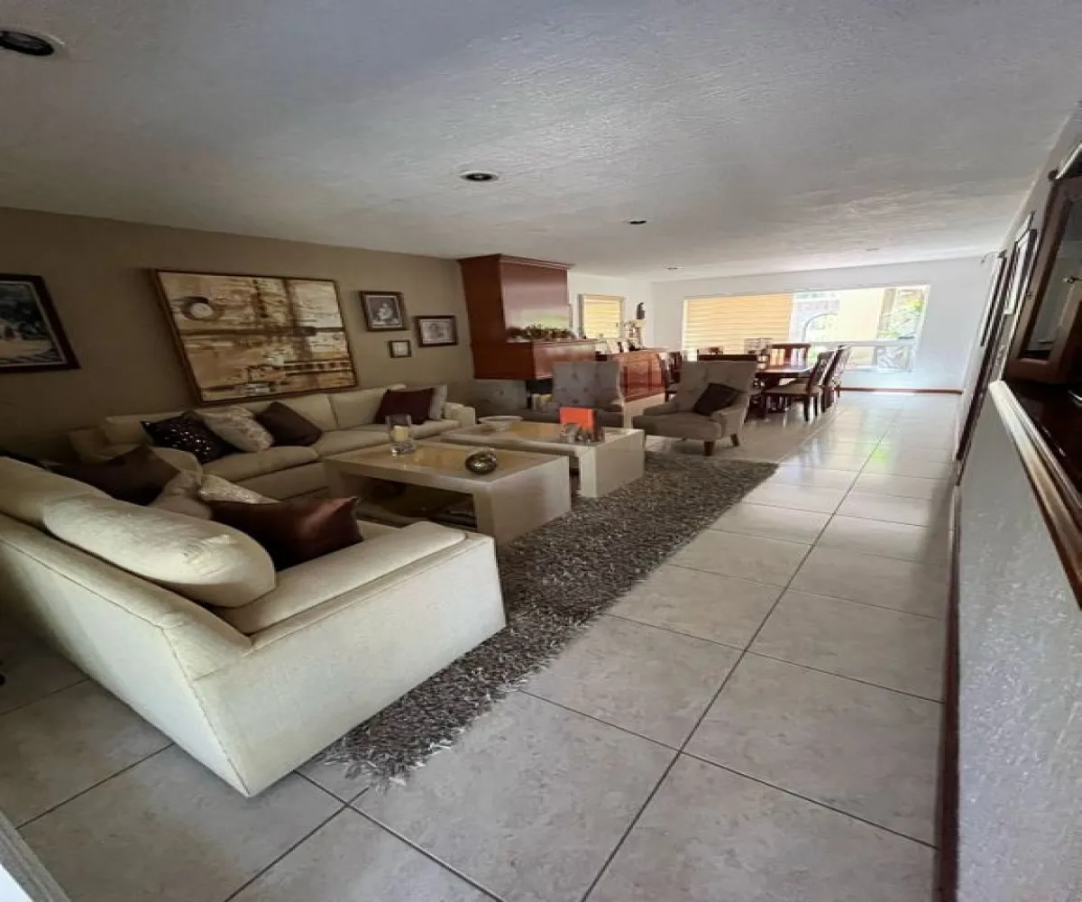 Casa En Venta,Ciudad Bugambilias,Avenida del Reno Poniente 4154, Zapopan, Jalisco 45237, 3 Habitaciones,3 Baños,Avenida del Reno Poniente,2,poovzP0