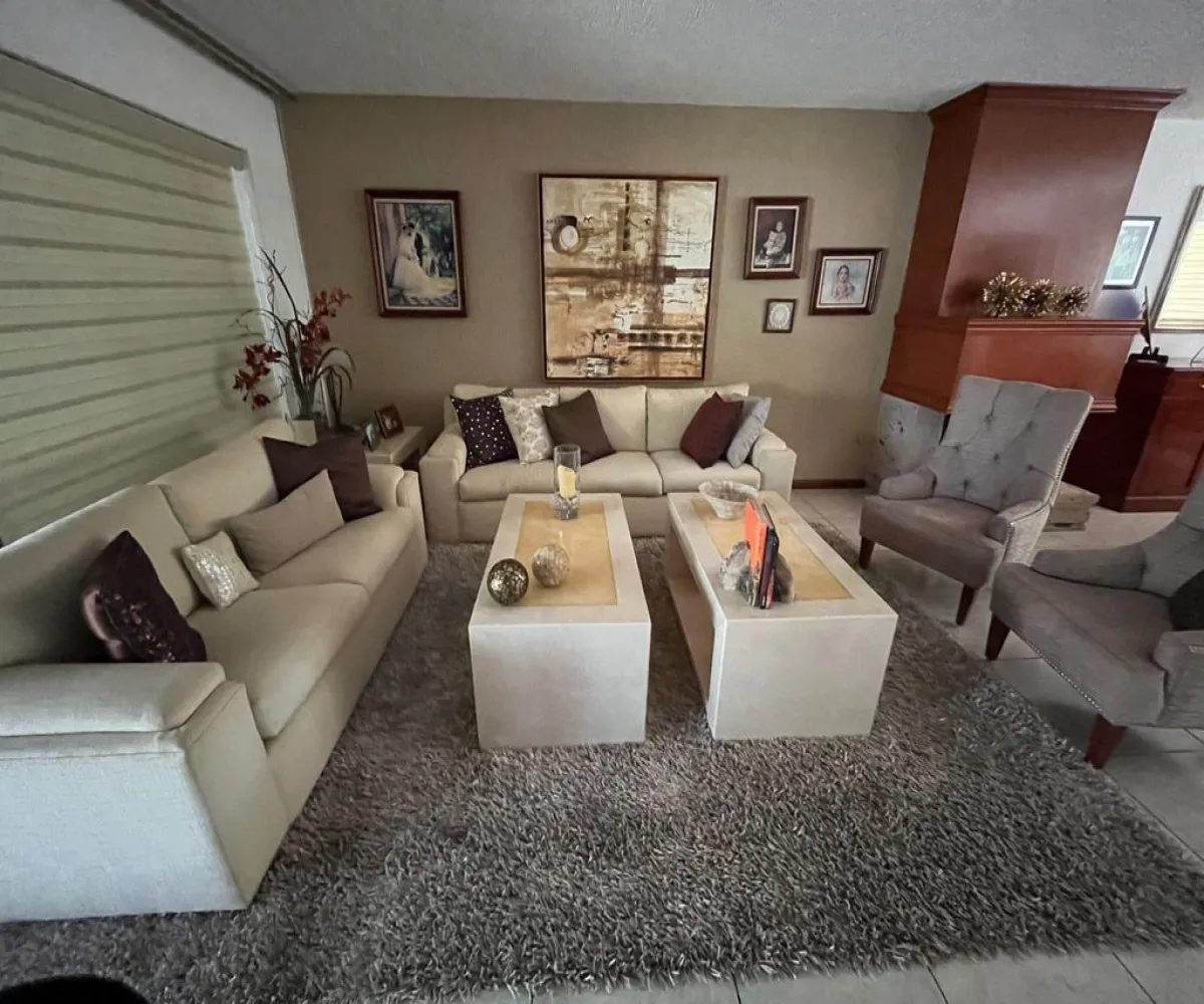 Casa En Venta,Ciudad Bugambilias,Avenida del Reno Poniente 4154, Zapopan, Jalisco 45237, 3 Habitaciones,3 Baños,Avenida del Reno Poniente,2,poovzP0