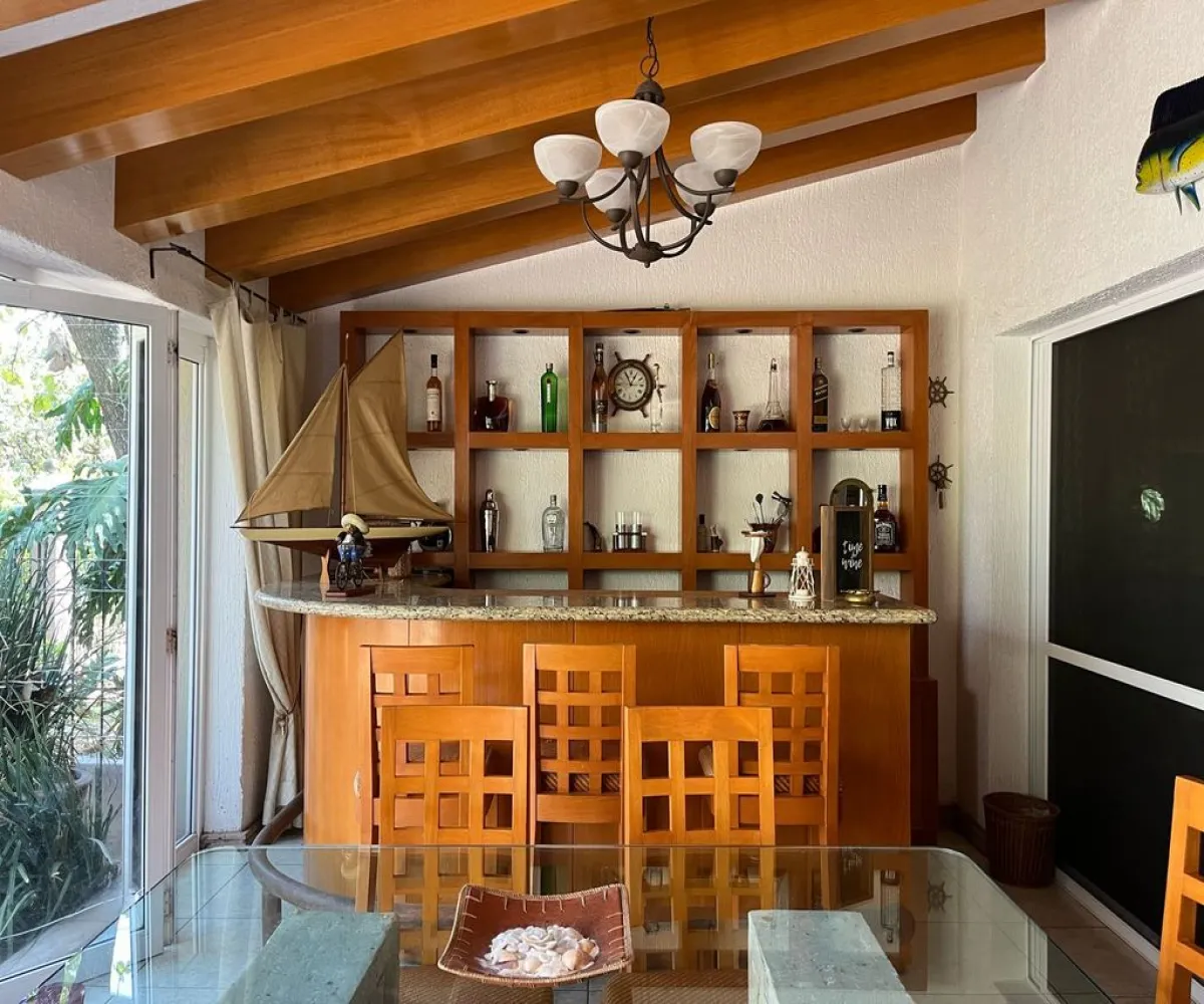 Casa En Venta,Ciudad Bugambilias,Avenida del Reno Poniente 4154, Zapopan, Jalisco 45237, 3 Habitaciones,3 Baños,Avenida del Reno Poniente,2,poovzP0