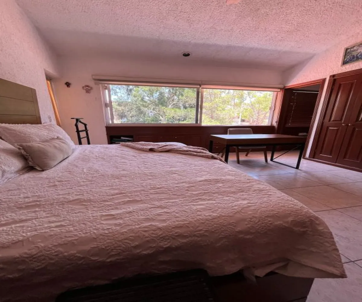 Casa En Venta,Ciudad Bugambilias,Avenida del Reno Poniente 4154, Zapopan, Jalisco 45237, 3 Habitaciones,3 Baños,Avenida del Reno Poniente,2,poovzP0