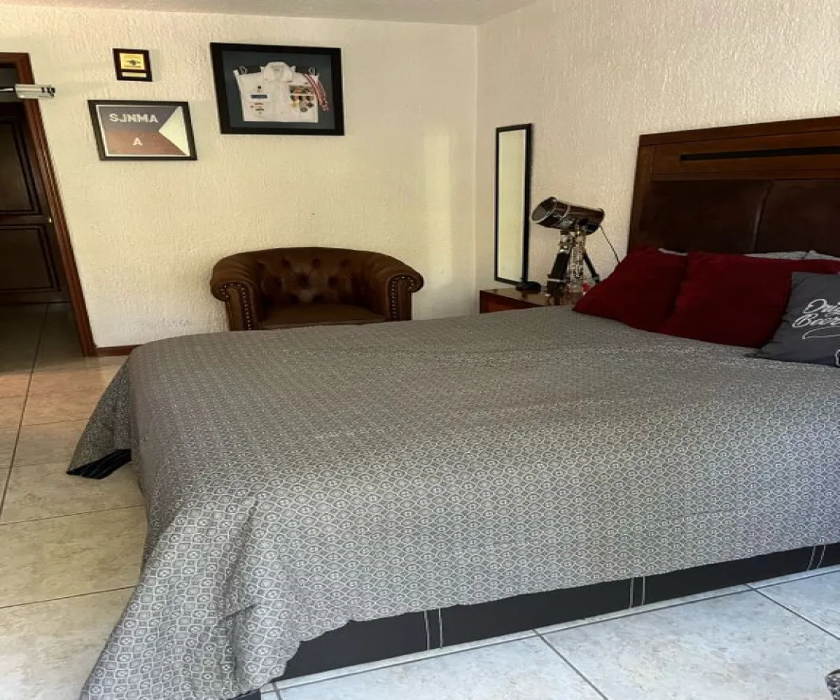 Casa En Venta,Ciudad Bugambilias,Avenida del Reno Poniente 4154, Zapopan, Jalisco 45237, 3 Habitaciones,3 Baños,Avenida del Reno Poniente,2,poovzP0