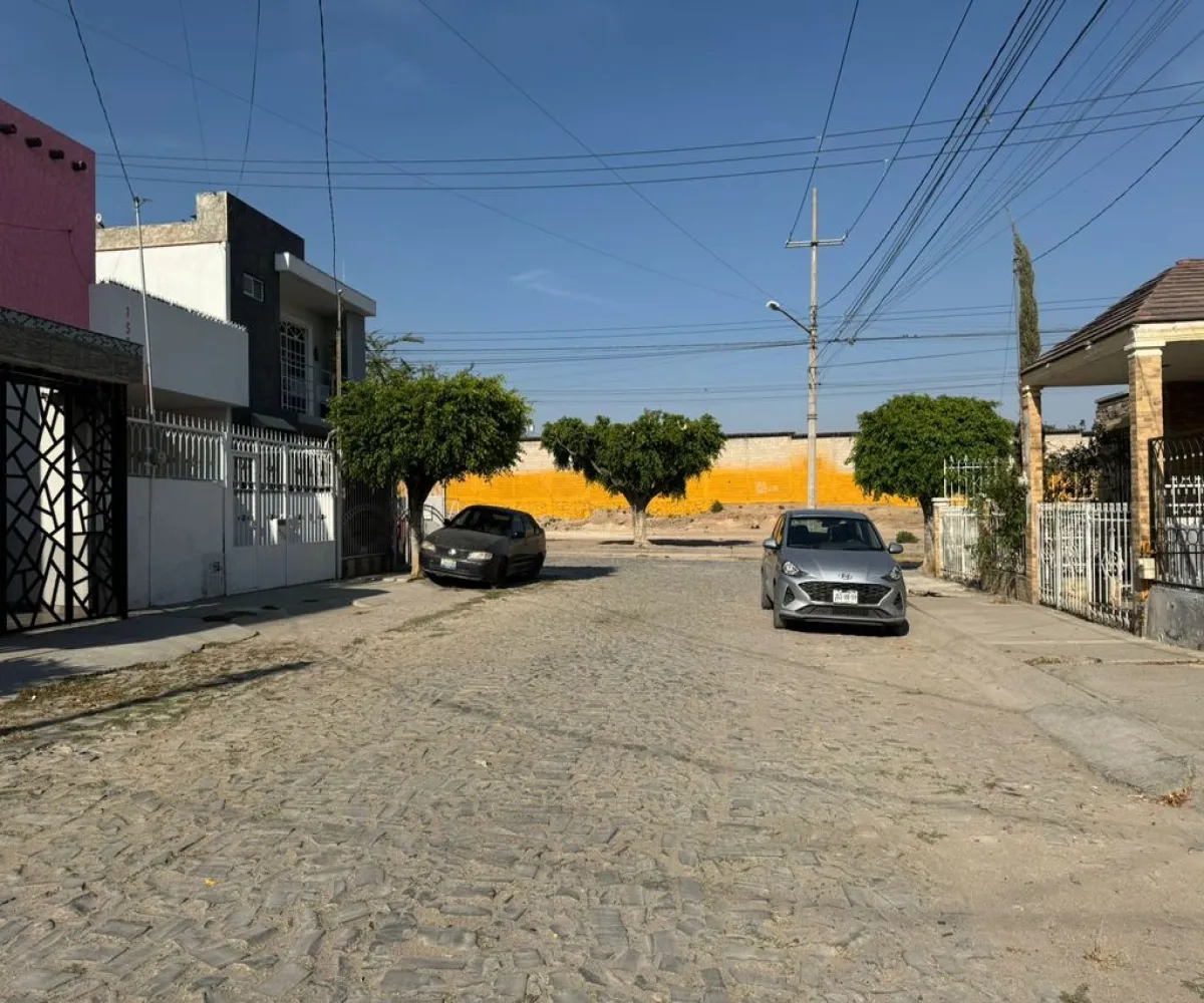 Casa En Venta,El Morito,Naranjos 1525, San Pedro Tlaquepaque, Jalisco 45625, 4 Habitaciones,2 Baños,Naranjos,2,pH7u9Nt Casa En Venta,El Morito,Naranjos 1525, San Pedro Tlaquepaque, Jalisco 45625, 4 Habitaciones,2 Baños,Naranjos,2,pH7u9Nt