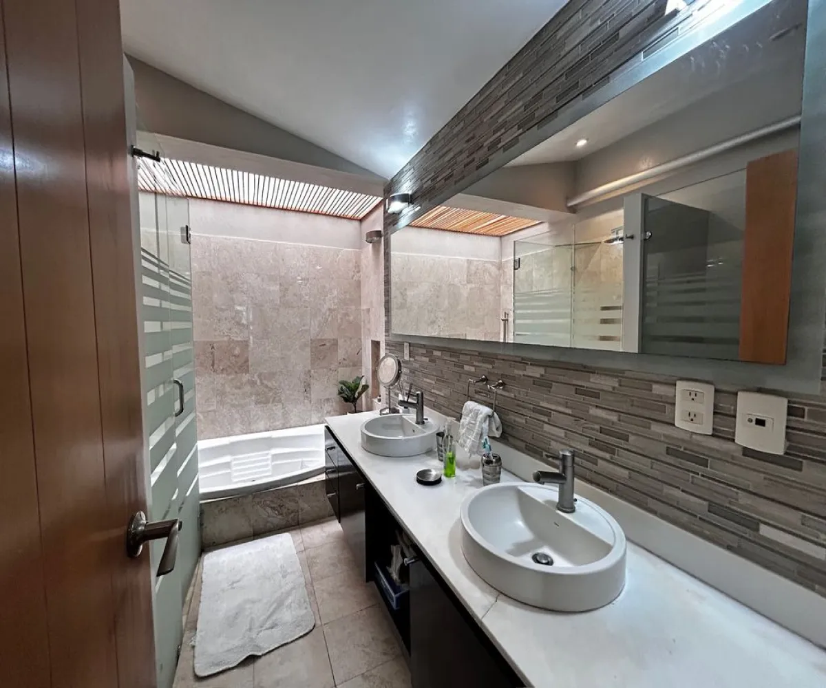 Casa En Venta,San Isidro,bosque de los colomos 47, Zapopan, Jalisco 45133, 5 Habitaciones,4 Baños,bosque de los colomos,2,p2WmpY9 Casa En Venta,San Isidro,bosque de los colomos 47, Zapopan, Jalisco 45133, 5 Habitaciones,4 Baños,bosque de los colomos,2,p2WmpY9