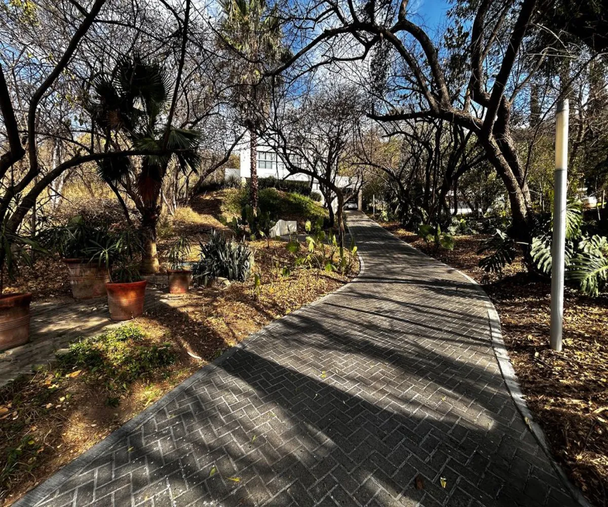 Casa En Venta,San Isidro,bosque de los colomos 47, Zapopan, Jalisco 45133, 5 Habitaciones,4 Baños,bosque de los colomos,2,p2WmpY9 Casa En Venta,San Isidro,bosque de los colomos 47, Zapopan, Jalisco 45133, 5 Habitaciones,4 Baños,bosque de los colomos,2,p2WmpY9