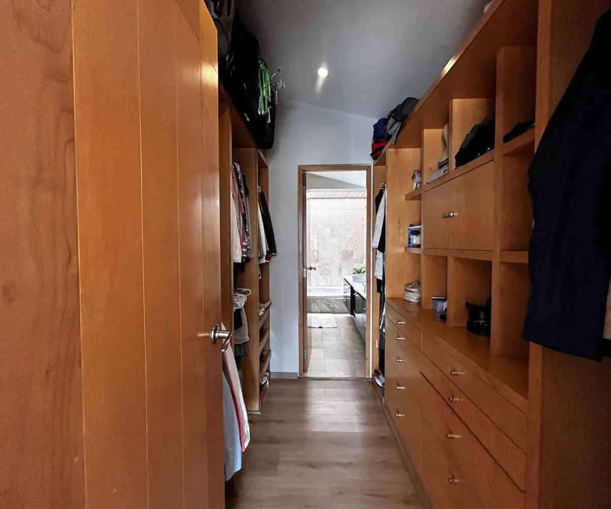 Casa En Venta,San Isidro,bosque de los colomos 47, Zapopan, Jalisco 45133, 5 Habitaciones,4 Baños,bosque de los colomos,2,p2WmpY9 Casa En Venta,San Isidro,bosque de los colomos 47, Zapopan, Jalisco 45133, 5 Habitaciones,4 Baños,bosque de los colomos,2,p2WmpY9