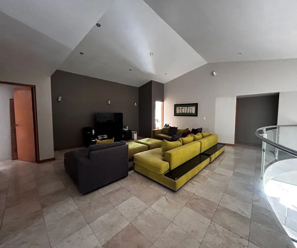 Casa En Venta,San Isidro,bosque de los colomos 47, Zapopan, Jalisco 45133, 5 Habitaciones,4 Baños,bosque de los colomos,2,p2WmpY9 Casa En Venta,San Isidro,bosque de los colomos 47, Zapopan, Jalisco 45133, 5 Habitaciones,4 Baños,bosque de los colomos,2,p2WmpY9