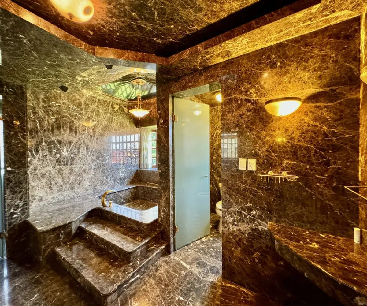 Casa En Venta,Club de Golf Santa Anita,Galeanas 601, Tlajomulco de Zúñiga, Jalisco 45640, 5 Habitaciones,5 Baños,Galeanas,2,pnKCkru