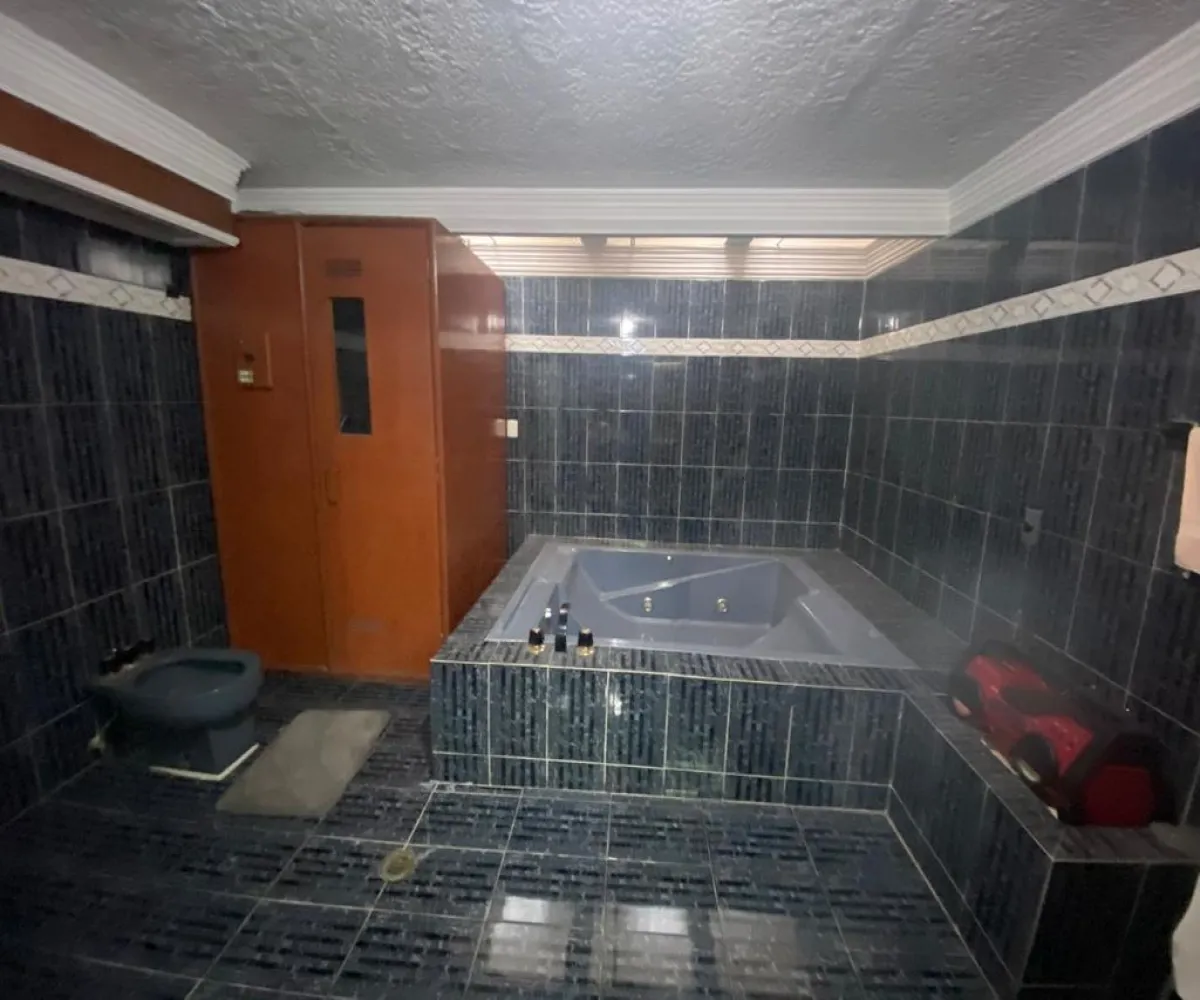 Casa En Venta,Jardines Del Sol,Av. Moctezuma 4618, Zapopan, Jalisco 45050, 4 Habitaciones,5 Baños,Av. Moctezuma ,2,pw6enhy Casa En Venta,Jardines Del Sol,Av. Moctezuma 4618, Zapopan, Jalisco 45050, 4 Habitaciones,5 Baños,Av. Moctezuma ,2,pw6enhy