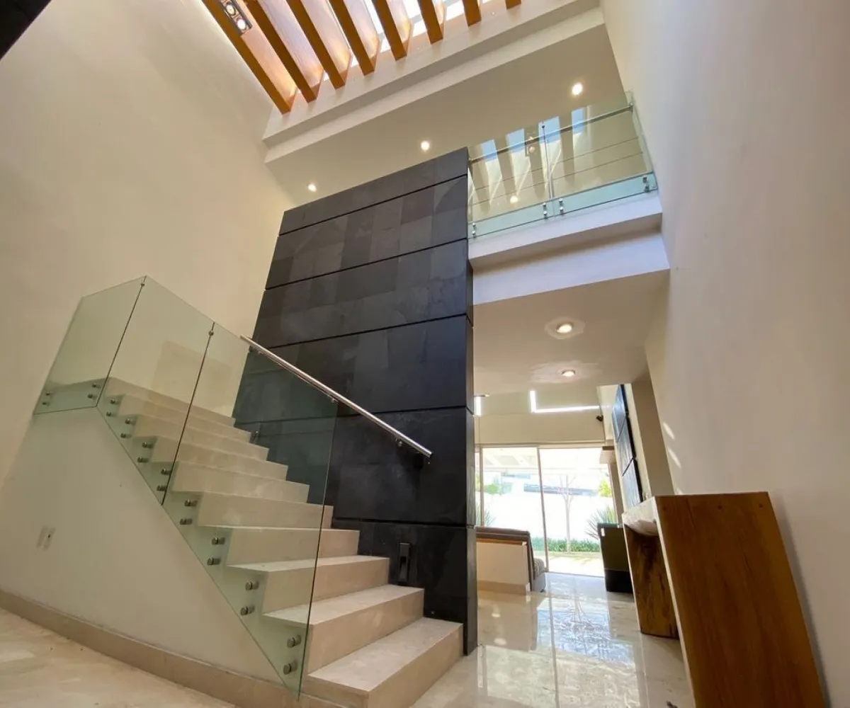 Casa En Venta,Las Lomas Club Golf,Paseo de las Peñas 90 2, Zapopan, Jalisco 45019, 3 Habitaciones,3 Baños,Paseo de las Peñas,2,p2wYdl8