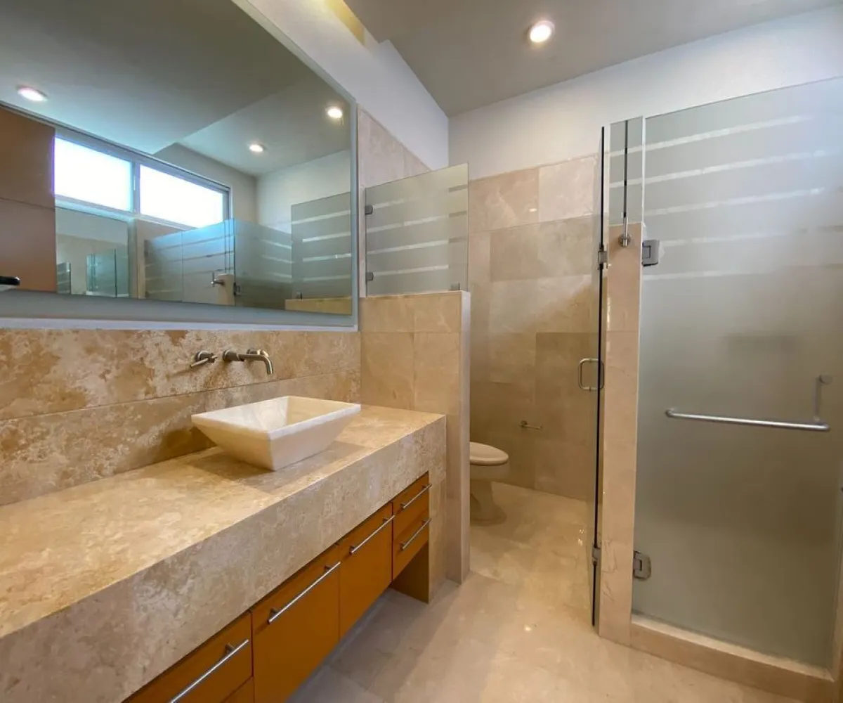 Casa En Venta,Las Lomas Club Golf,Paseo de las Peñas 90 2, Zapopan, Jalisco 45019, 3 Habitaciones,3 Baños,Paseo de las Peñas,2,p2wYdl8