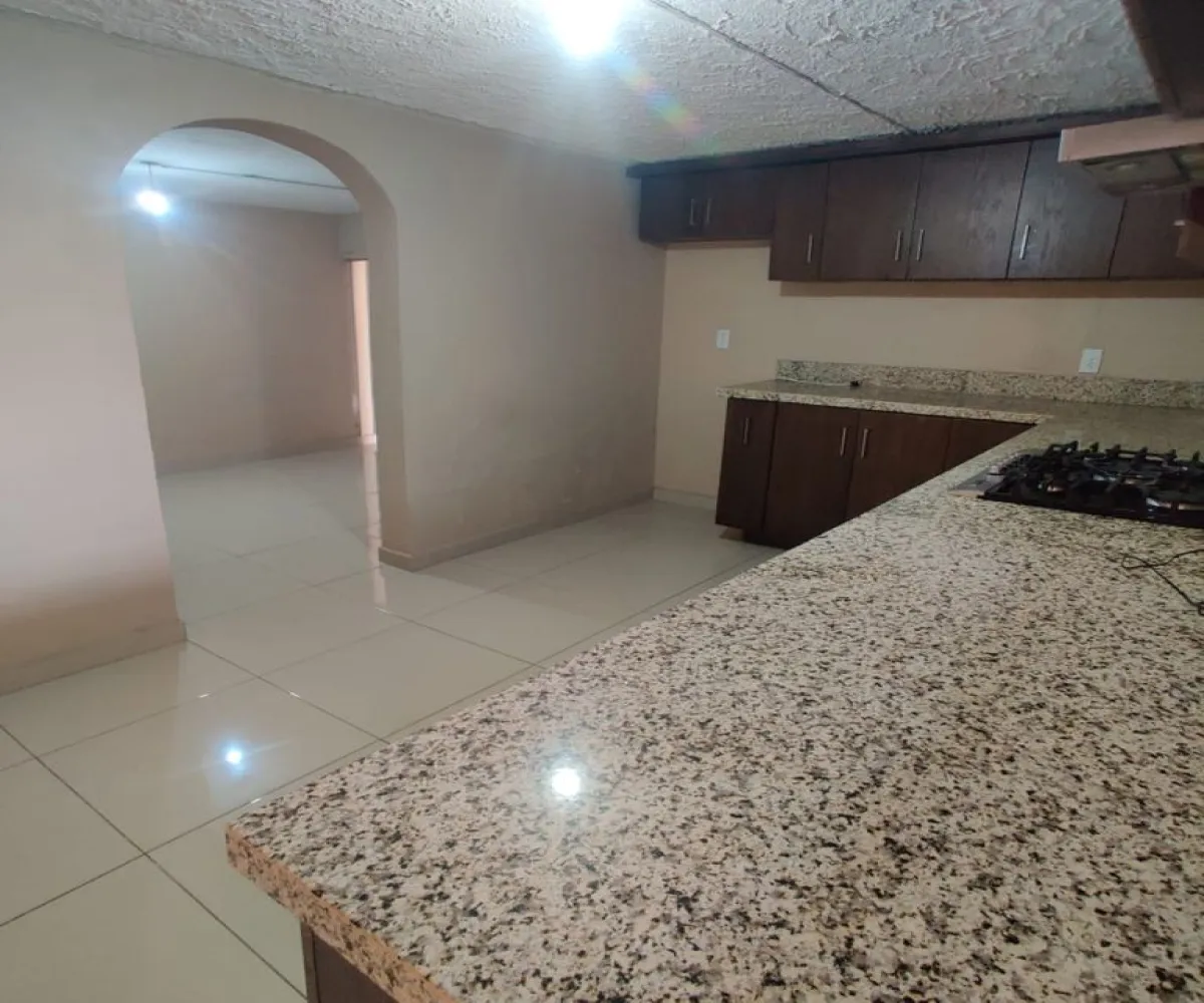 Casa En Venta,Polanco Oriente,Rafael Lozada 3595, Guadalajara, Jalisco 44960, 4 Habitaciones,2 Baños,Rafael Lozada,2,pYpcGnv