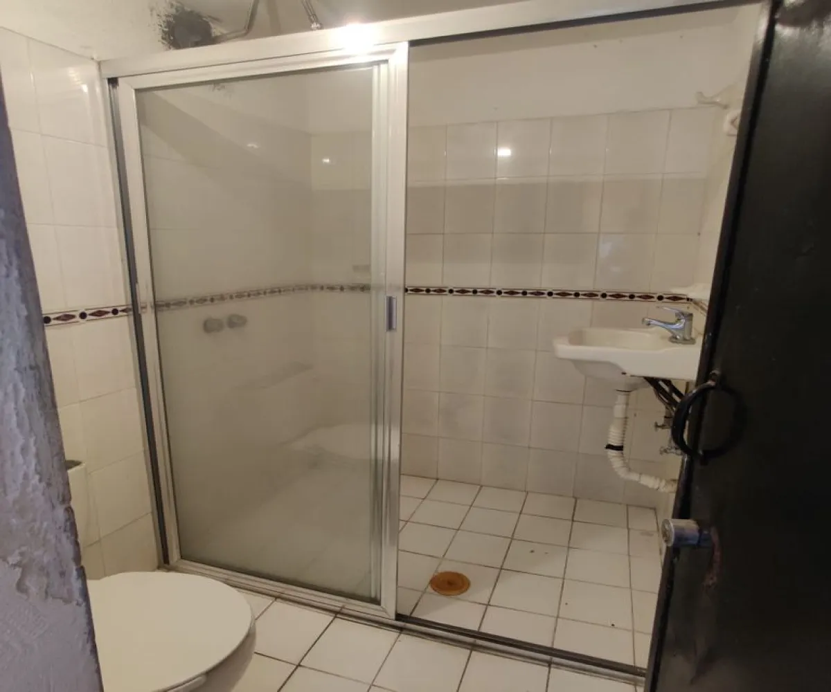 Casa En Venta,Polanco Oriente,Rafael Lozada 3595, Guadalajara, Jalisco 44960, 4 Habitaciones,2 Baños,Rafael Lozada,2,pYpcGnv