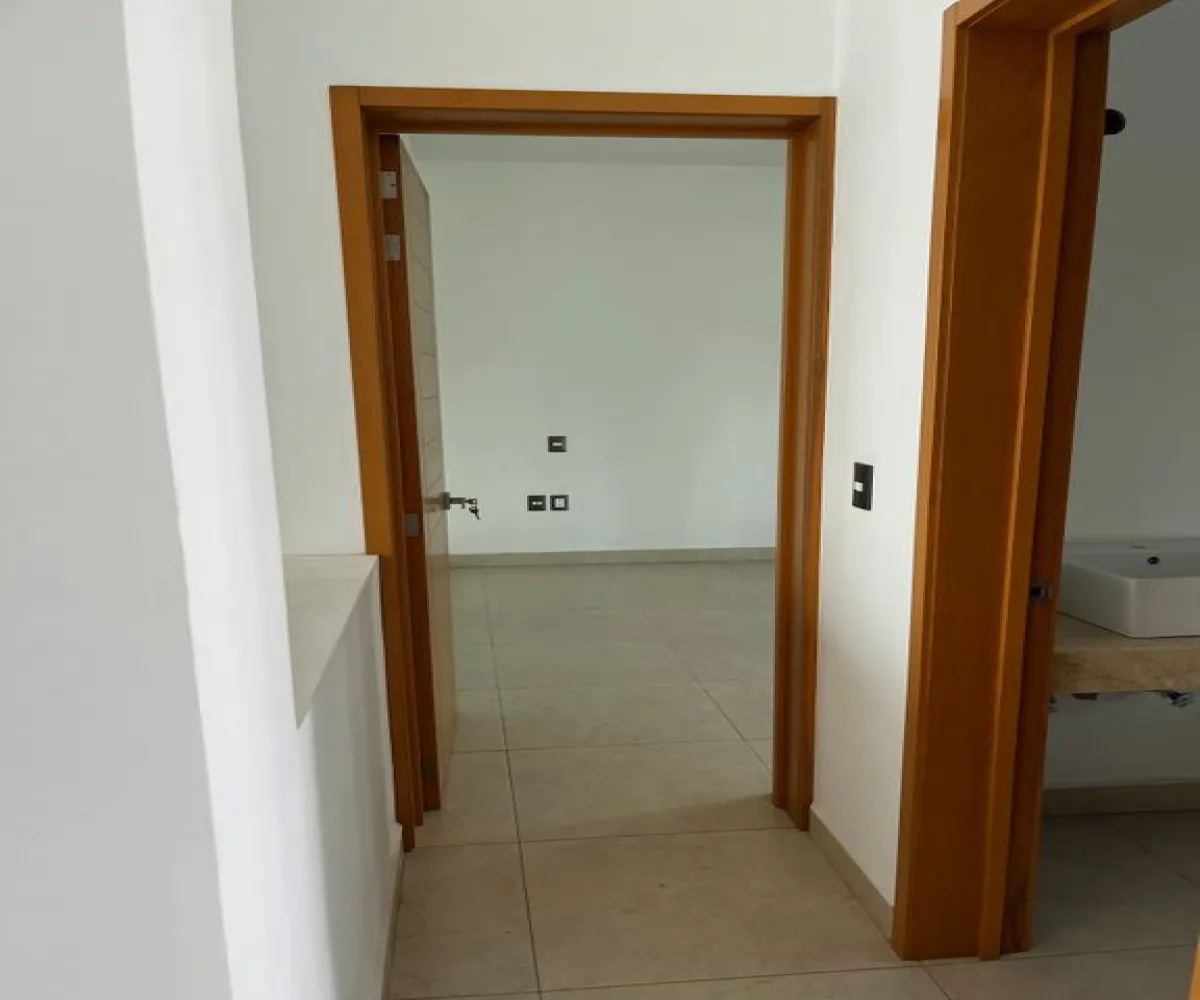 Casa En Venta,Ciudad Guzmán Centro,Hermenegildo Galeana 93 8, Zapotlán el Grande, Jalisco 49000, 3 Habitaciones,3 Baños,Hermenegildo Galeana,2,pxoqQxz